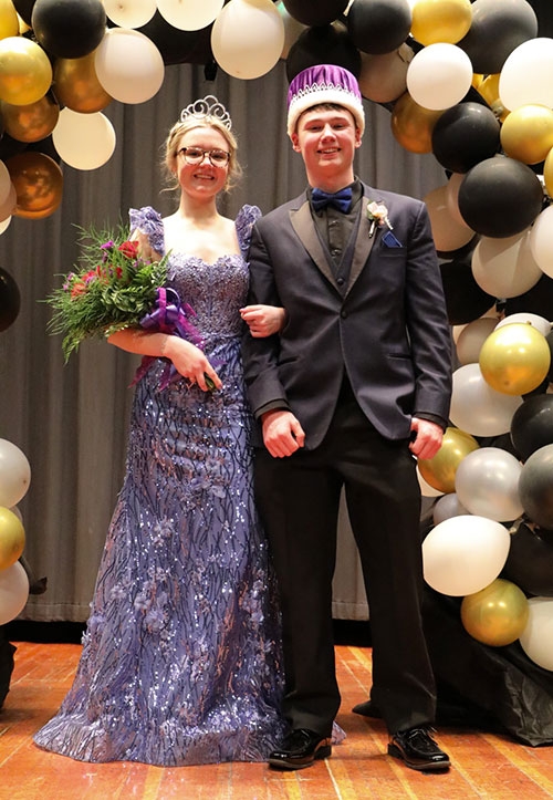 Kee High School seniors Ava Mahr (left) and Brendan Croft (right) were selected as the 2024 Kee High School Prom Queen and King at the annual event held Saturday, April 20. Mahr was selected from a Queen court that also consisted of fellow seniors... <a href="/articles/2024/04/24/kee-high-school-2024-prom-royalty">+ continue reading</a> 